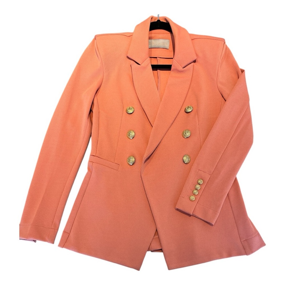 Coral Double-Breasted Blazer with Gold Button
Size: S
Color: Coral
Made: Brazil